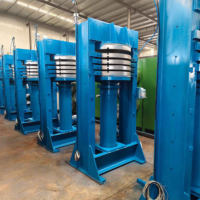 Five-plate four-layer curing press for outer tires